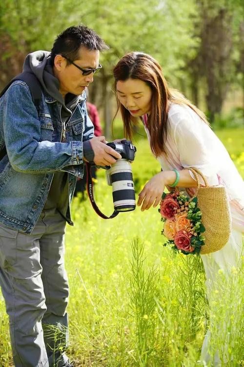 摄影师和妻子拍照_从深情记录到景区冲突
