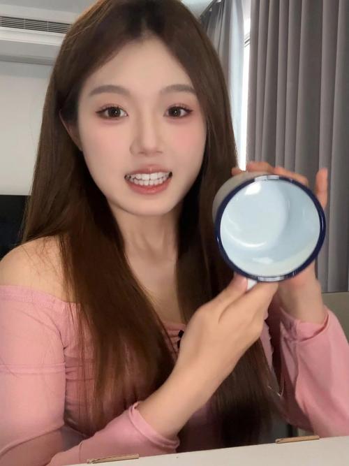 还原美颜p图的up主_AI美颜大进步，动静态都能秀！
