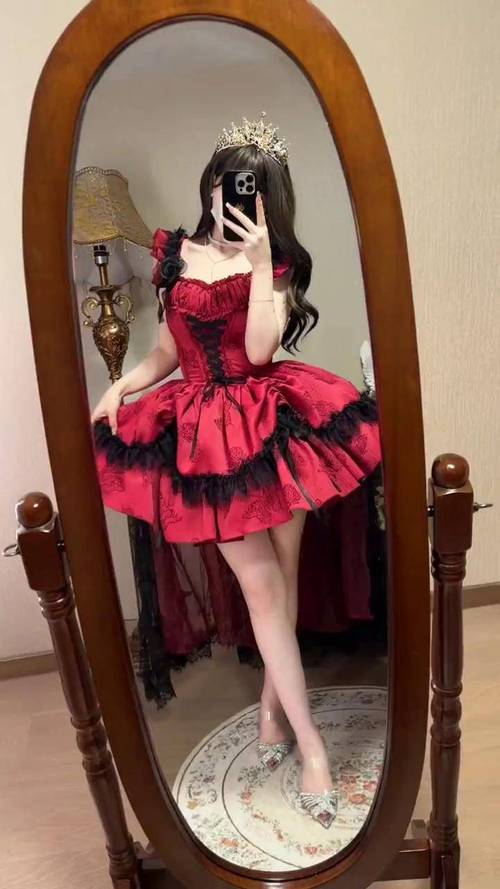 无镜子无摄影师怎么给lolita拍照_无镜拍洛丽塔裙，选好道具，光影出大片