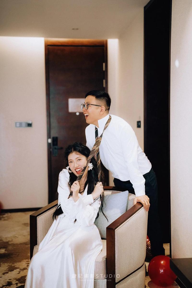 摄影师如何引导新娘的拍照姿势_东北摄影师搞笑帮新娘拍照，效果超赞！
