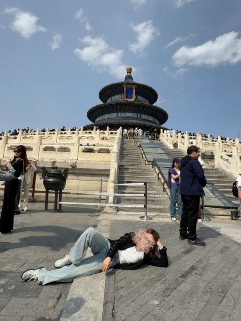 为什么躺下拍照很丑_睡觉照镜子，为啥总比平时丑？
