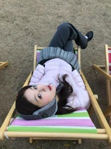 为什么躺下拍照很丑_睡觉照镜子，为啥总比平时丑？