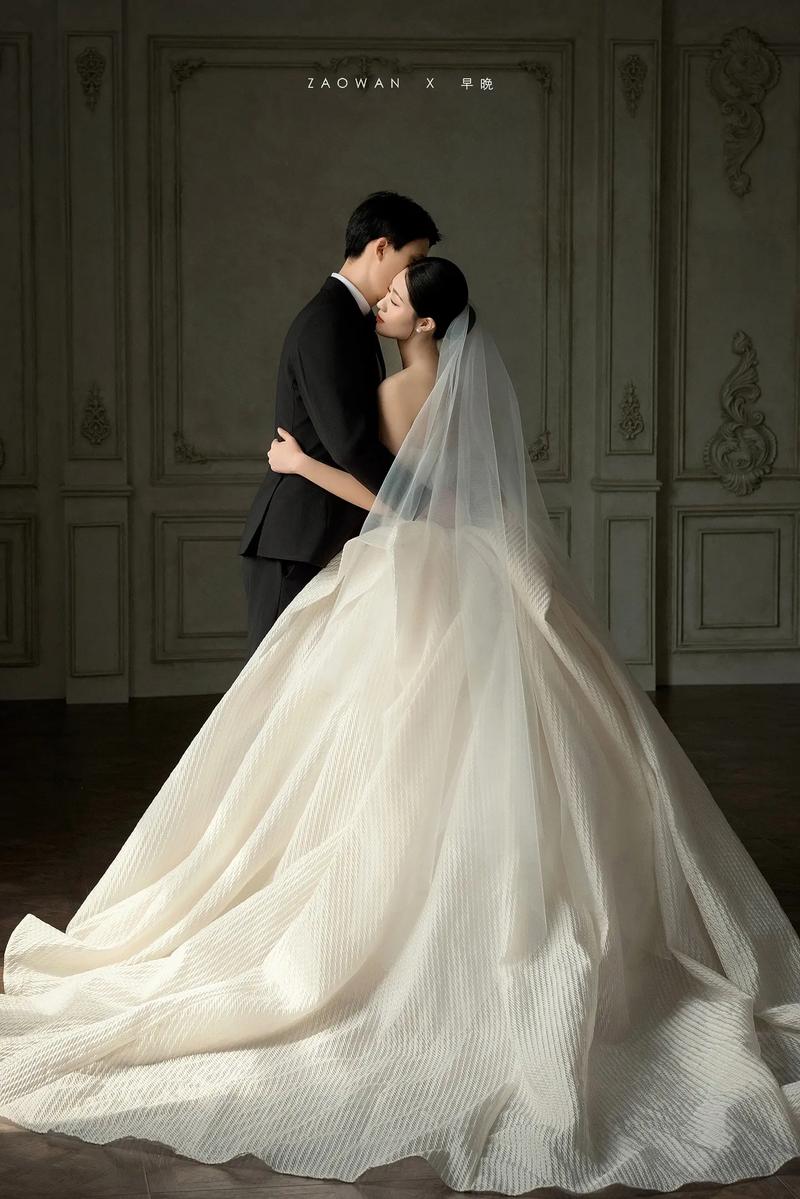婚纱照全部在室内拍的_人造光影打造戏剧感室内婚纱照