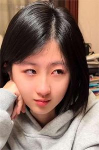 1415岁的照片不要美颜的_Angelababy晒青写真，回应天生神颜，黄圣依也分享旧照