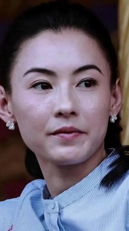 照片能看出有没有美颜_光滑肤色变形五官，识破虚假完美