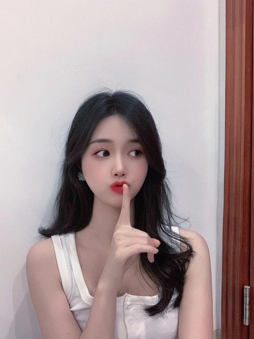 自拍拍照姿势怎么摆_显高显瘦姿势大公开