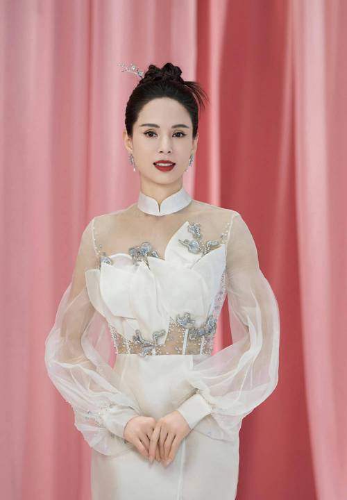 李若彤有六十岁了吗无美颜照片看看_李若彤60岁状态好,被误认40岁,健身饮食积极心态是关键 李若彤有六十岁了吗无美颜照片看看_李若彤60岁状态好,被误认40岁,健身饮食积极心态是关键