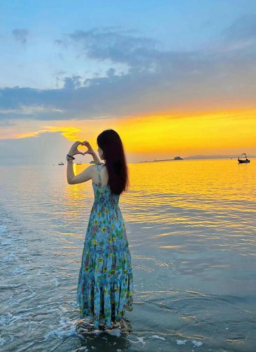 女生在海边拍照的姿势_海边拍照姿势多，展现你的美！