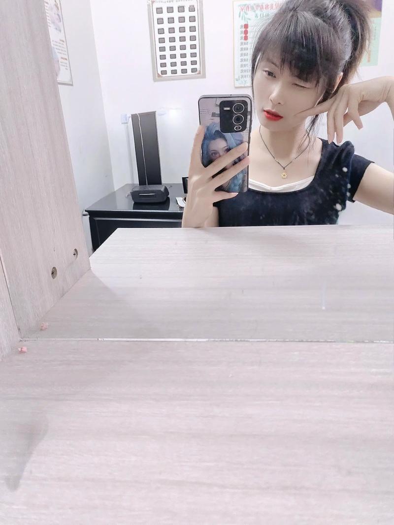 女生拍照说开美颜了怎么回_赞美颜细节显真诚，懂技术更懂她心