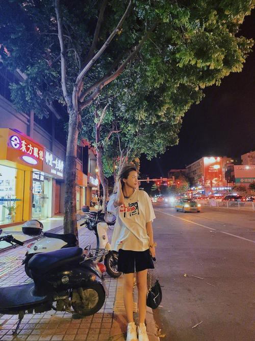 晚上街边拍照参数_玩转光影色彩，捕捉梦幻瞬间