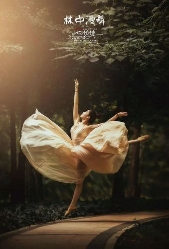 女人摄影图片100张_黑白摄影显女性神韵，经典优雅永恒美