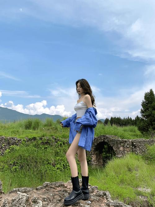 女生拍照100种拍照姿势_百变靓照姿势分享，情侣必看！