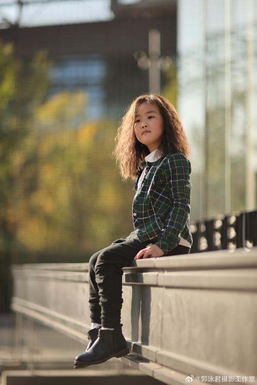 摄影楼小孩拍照的技巧_和孩子一样高度拍照，捕捉真实瞬间