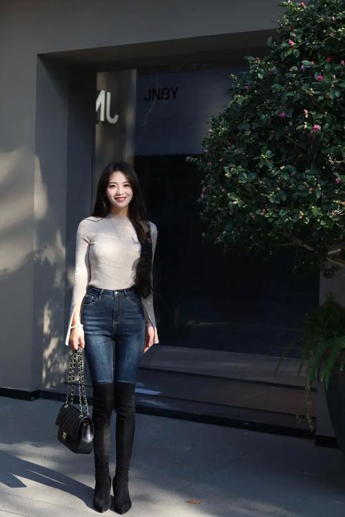 拍照姿势女全身_女人拍照显高显瘦姿势技巧