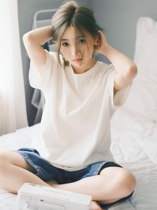 和女朋友在家里怎么拍照好看_姿势角度家具全利用