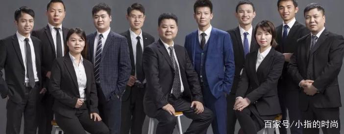 10人拍照姿势大全图片_闺蜜合影姿势，捕捉友谊瞬间