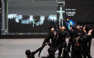 动作捕捉真人演示_青瞳视觉百人实时动捕挑战，刷新全球纪录！