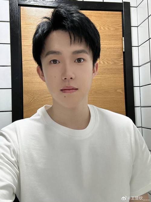 帅哥真人美颜图片_真实美更高级,拒绝美颜疲劳 帅哥真人美颜图片_真实美更高级,拒绝美颜疲劳
