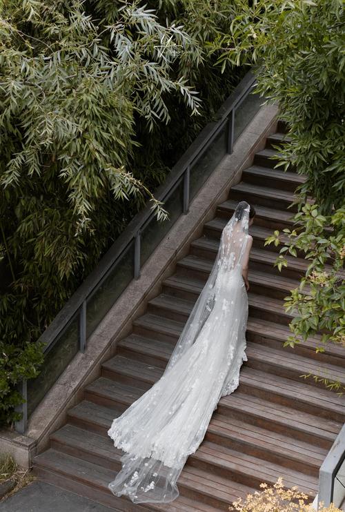 户外影楼婚纱摄影_户外婚纱摄影选对团队很重要，三亚V视觉性价比高，湖南老牌连锁品牌稳妥