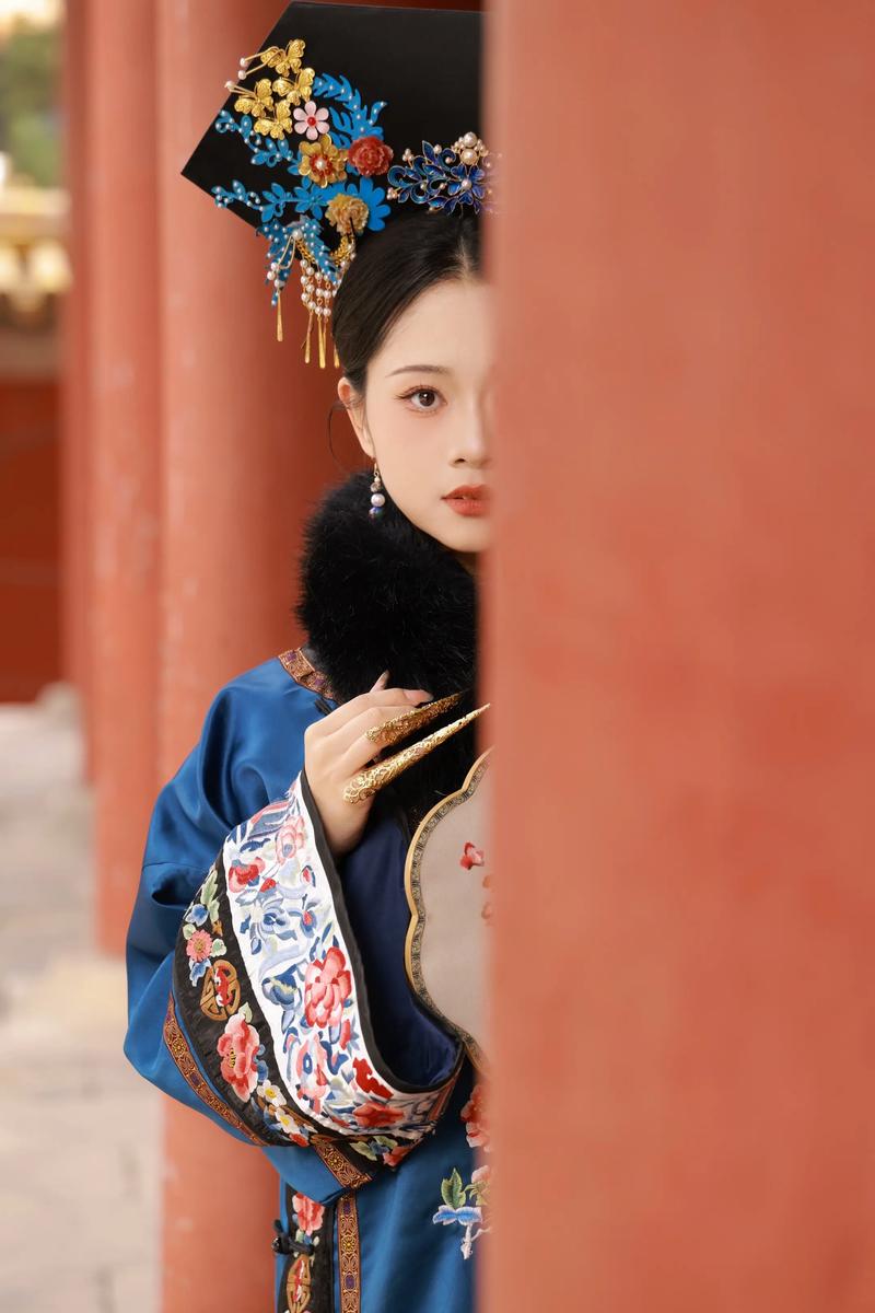 古装拍照姿势100种_姿态传情，展现灵动俏皮美
