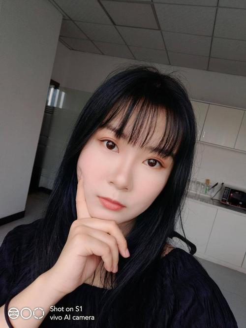 os这个美颜会不会太自然了_vivo X300 Ultra蔡司色彩屏，真实自然美颜，低光也清晰