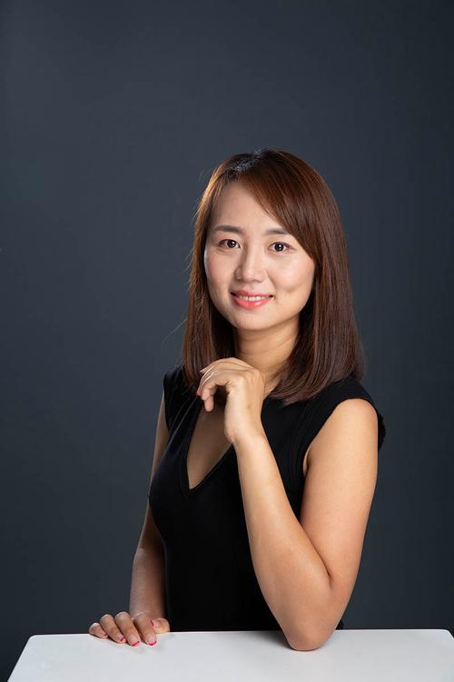 人像照片未修图_真实感胜过美颜滤镜，岁月痕迹也是一种美