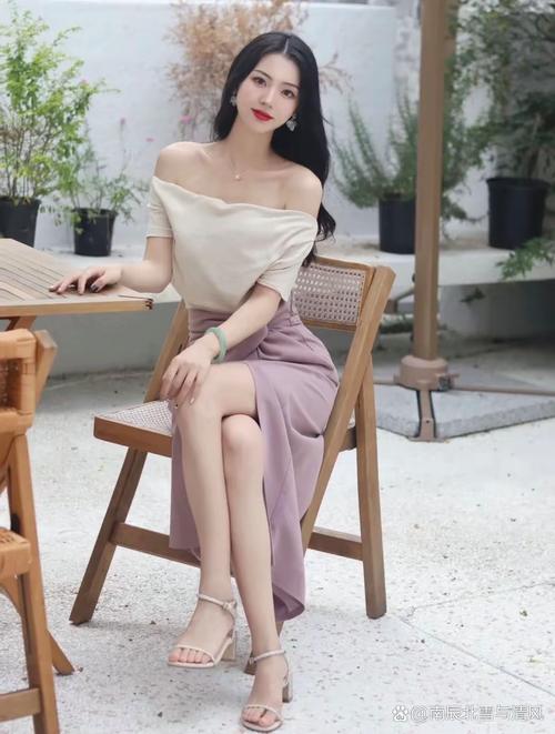 桌边坐着拍照姿势大全_简单姿势大不同