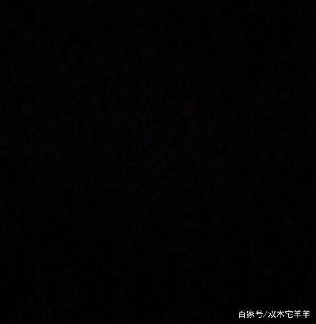 自然黑和纯黑色的图片_两种不同黑色调的视觉与情感差异