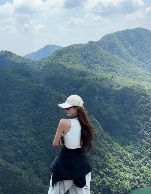 旅游人像照片怎么拍_人物景色融合全攻略