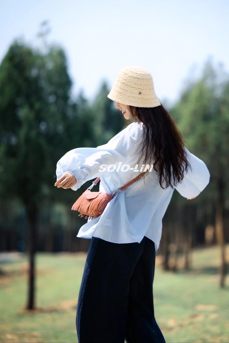 写真人像拍摄技巧_光线构图抓情绪，自然放松显气质