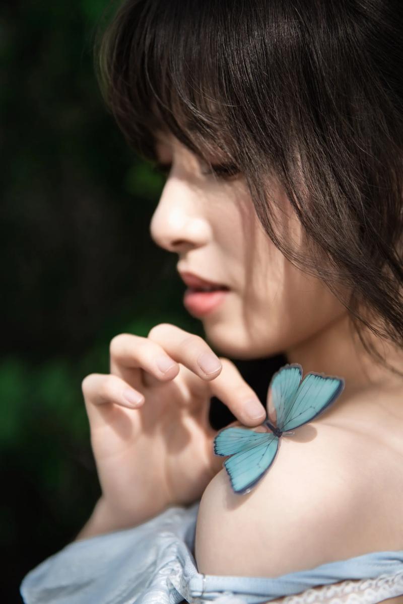 日系风格的人像照片_日系写真清新自然，少女森系美瞬间