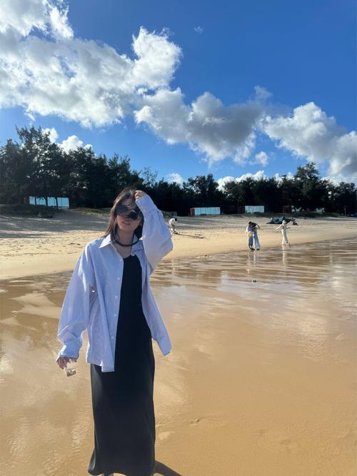 海边拍照衣服推荐穿搭_黄调粉嫩韩系复古，风格多样，拍照出片！