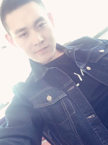 24岁男生照片真人_爱情成长与生活困惑