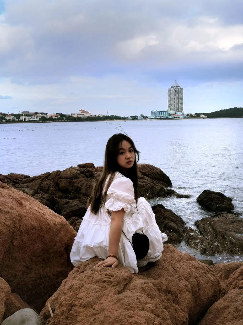 小叶+小风+流浪汉婚纱照摄影_影像实验与社会隐喻