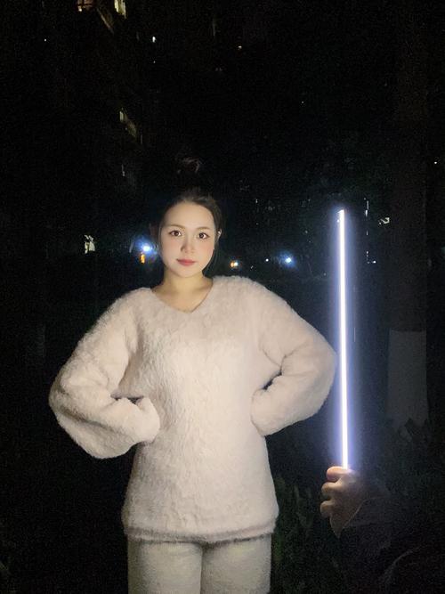 氛围感拍照纯色补光_补光灯选对，人像好看