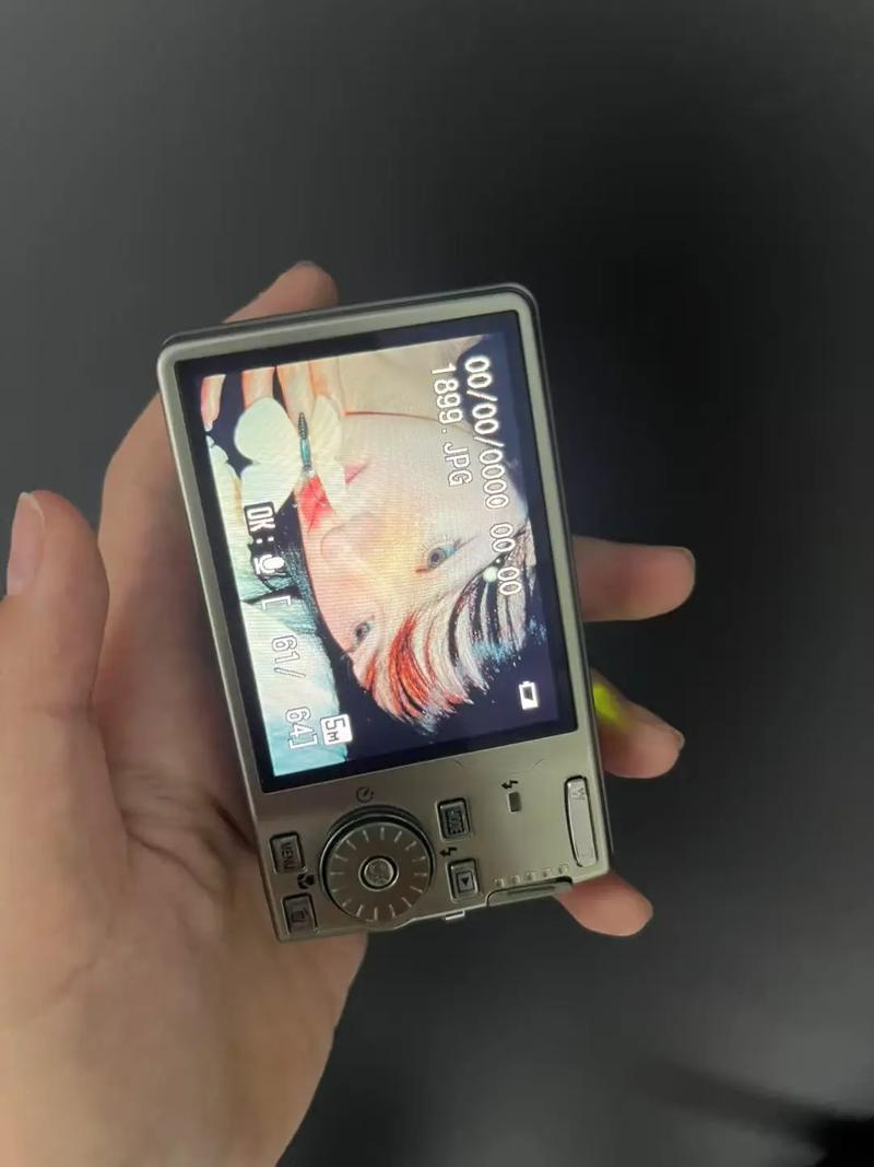 尼康和佳能ccd相机那个拍人像好_佳能易用人像，尼康画质风光