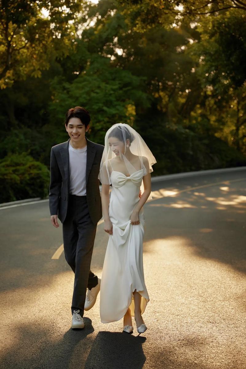 新娘子婚纱照摄影师_新娘完美配合后的疲惫，谁懂？