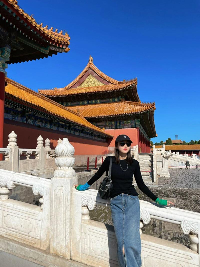 故宫红墙现代拍照姿势_红墙拍照新姿势，告别剪刀手，拍出高级感！