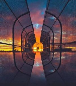 摄影构图封面的图片_简洁线条色彩构图，吸引眼球显创意