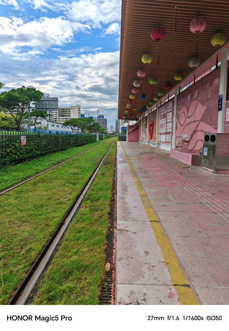 车站拍照构图_框人抓动态虚背景，处处是景