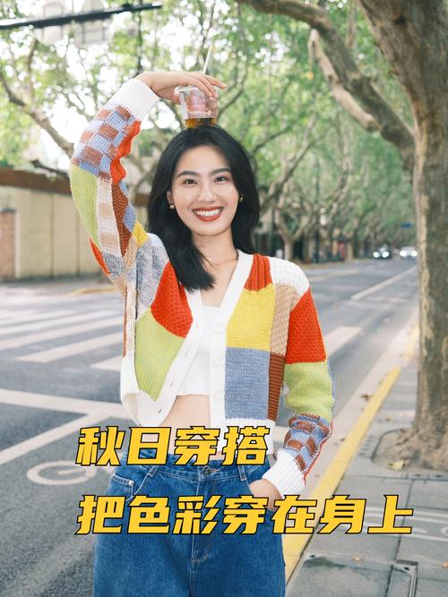 拍照要什么颜色的衣服_穿对颜色，拍照更上镜！